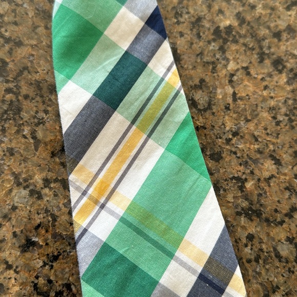 GAP tie - Picture 3 of 4